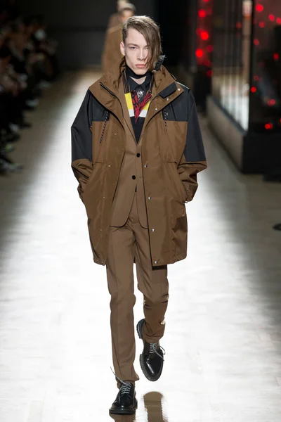 Look 35